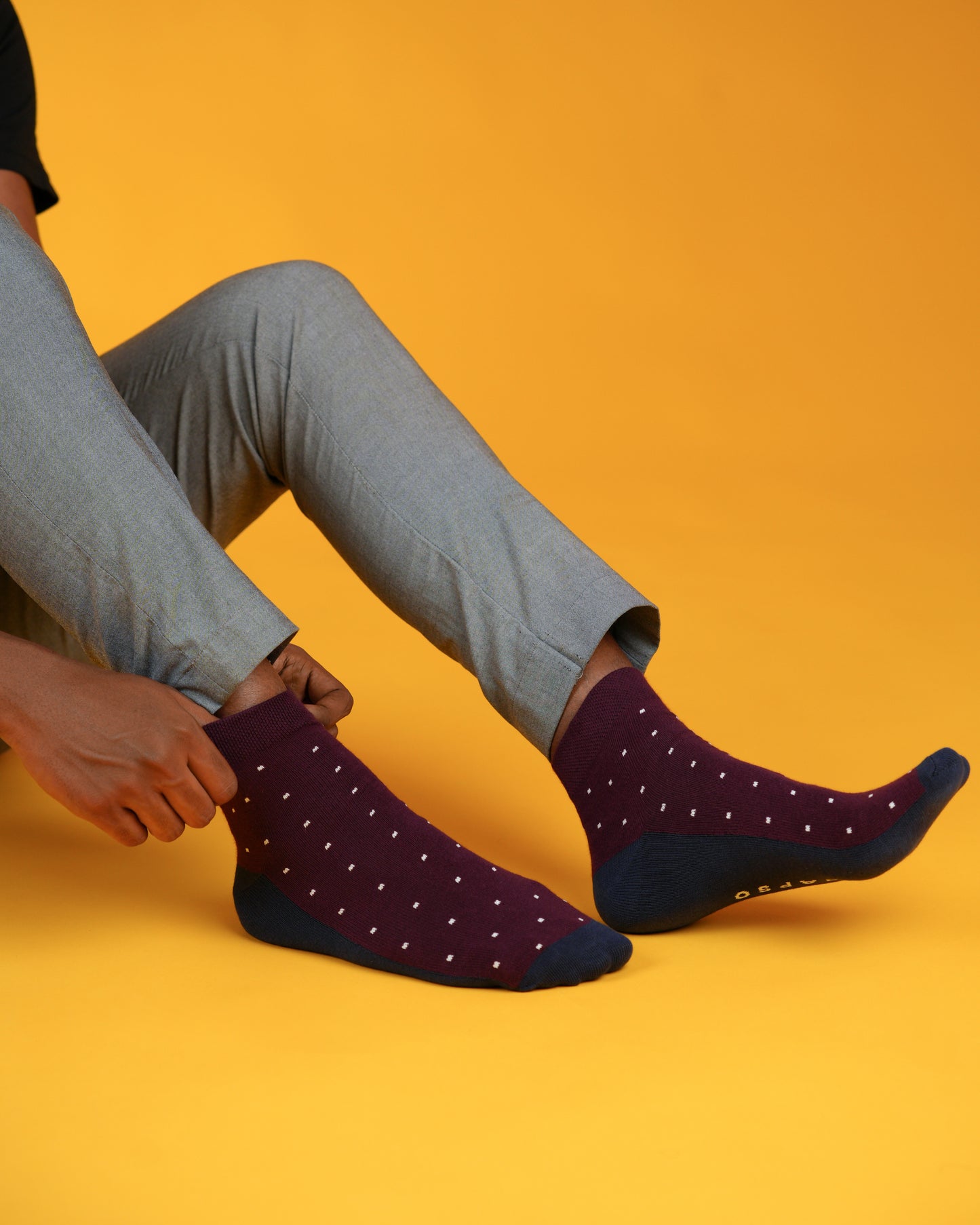 Polka Dots Burgundy Socks
